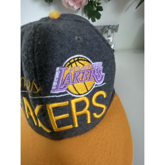 Los Angeles Lakers Hat Cap Gray and Yellow Flannel with Logo Adjustable OS EUC - Picture 7 of 16